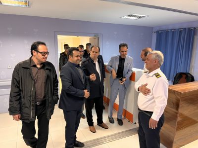 مسئولین خمین از پیشگامان خدمت در روز های نوروز تقدیر کردند