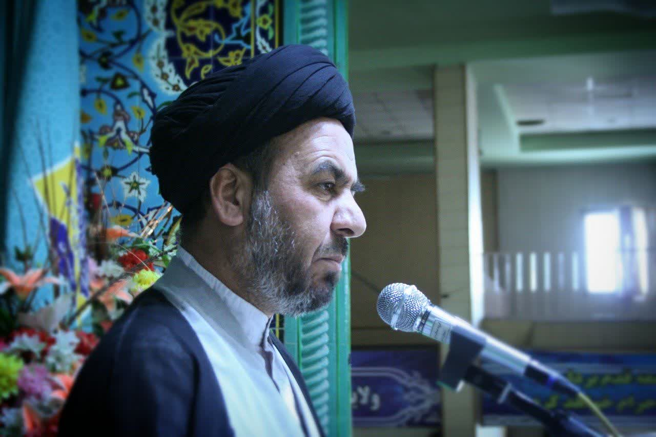 ملت ایران با الهام از عاشورا، دشمن را زمین‌گیر کرد