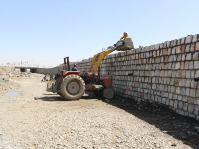 ادامه دیوارچینی روددخانه های مرکزی در خمین