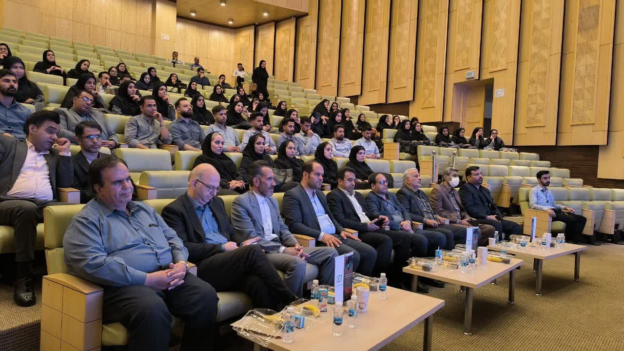 تقدیر از واحدهای صنعتی نمونه در حوزه ایمنی و بهداشت حرفه‌ای در خمین