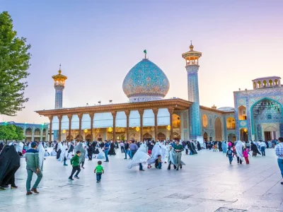 شاهچراغ خورشیدِ بی‌غروبِ دل‌های شیعه