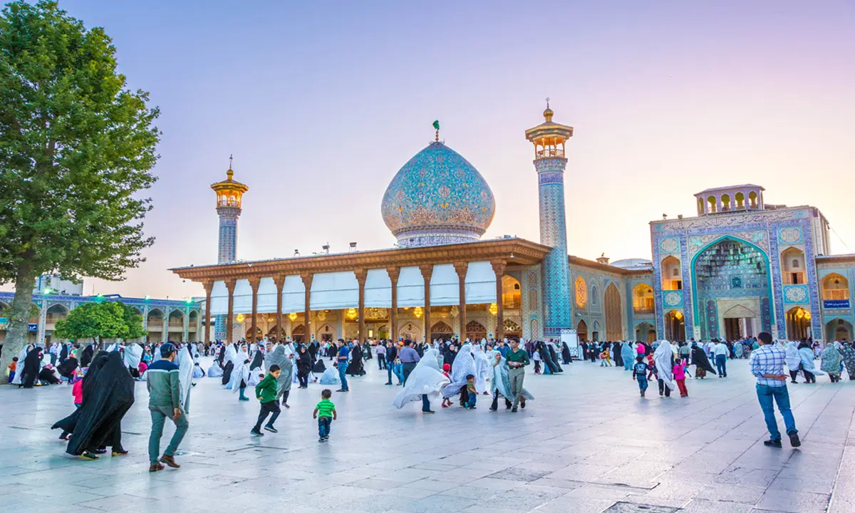 شاهچراغ خورشیدِ بی‌غروبِ دل‌های شیعه