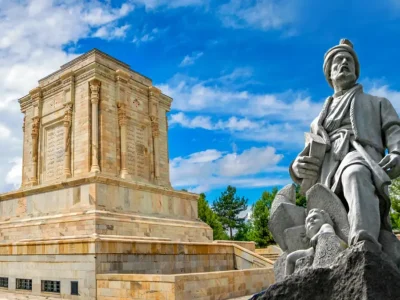 فردوسی؛ پاسدار زبان فارسی و هویت ملی ایران