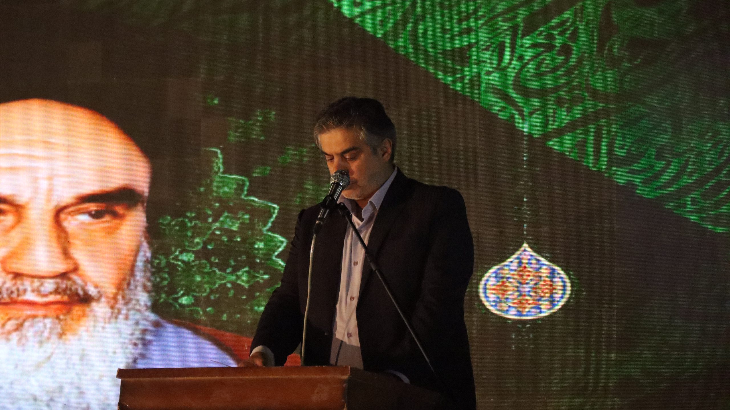 امام خمینی(ره) مسیر تاریخ را تغییر داد