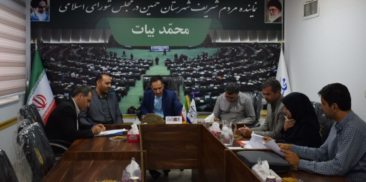 جلسه محمد بیات با مدیرکل ورزش و جوانان استان