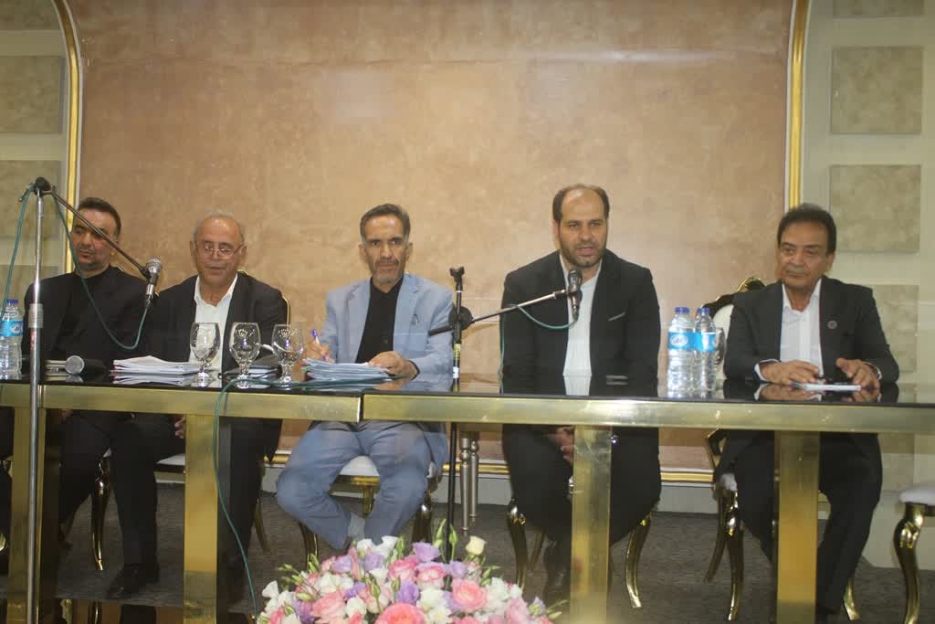 نشست هم‌اندیشی فعالین اقتصادی و صنعتگران شهرستان خمین برگزار شد
