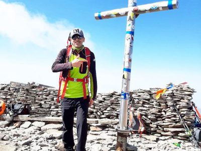 صعود موفق کوهنورد خمینی به قله آراگاتس