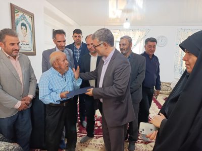 دیدار معاون استاندار مرکزی با خانواده شهدای روستای سوک قزقان خمین
