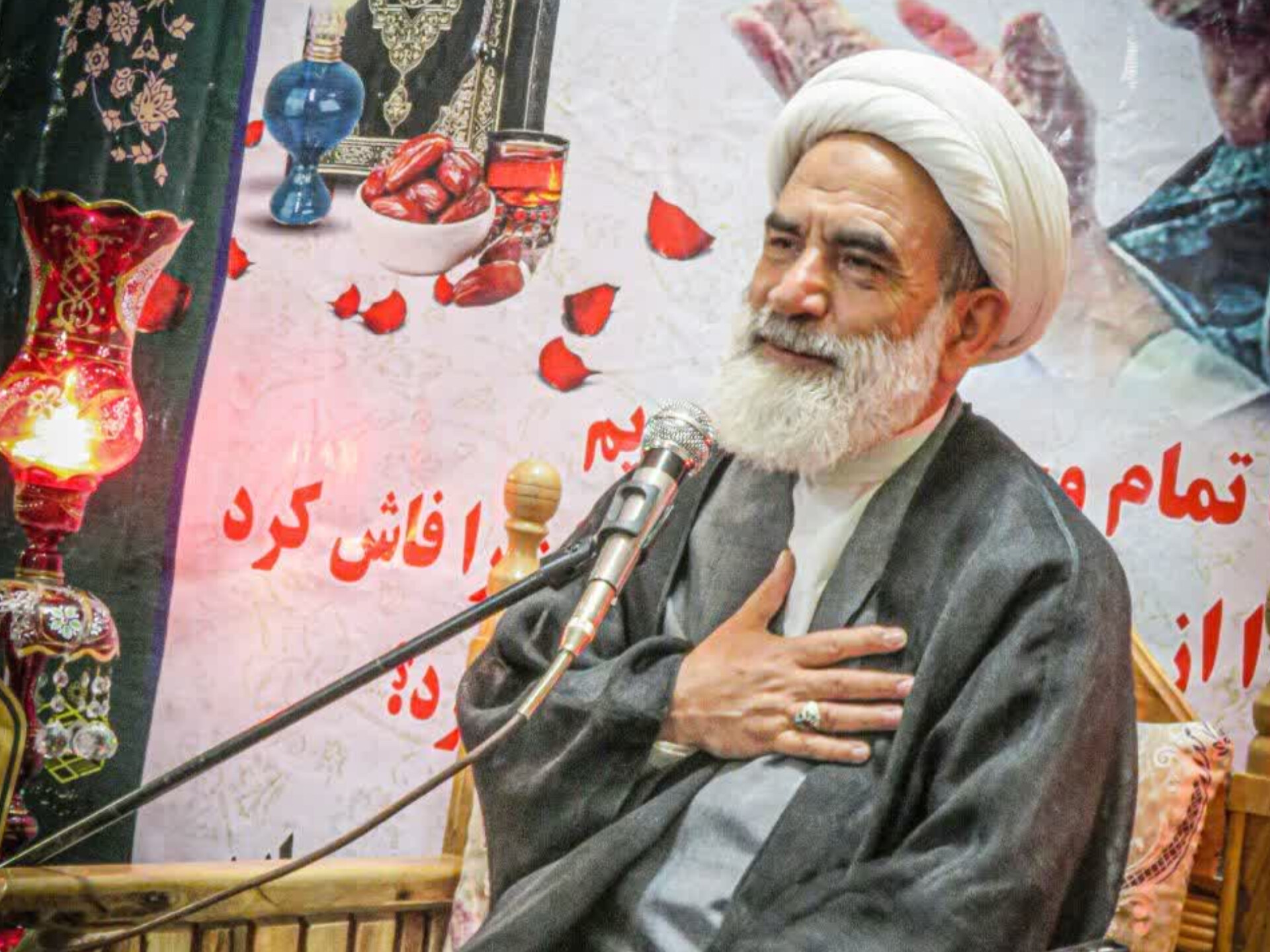 معجزه ولادت پیامبر(ص)، جهان بشریت را از تاریکی جهل نجات داد