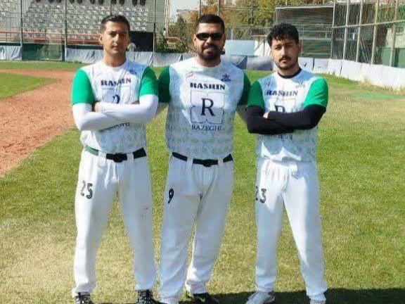 دو ستاره بیسبال خمین به لیگ برتر کشور صعود کردند