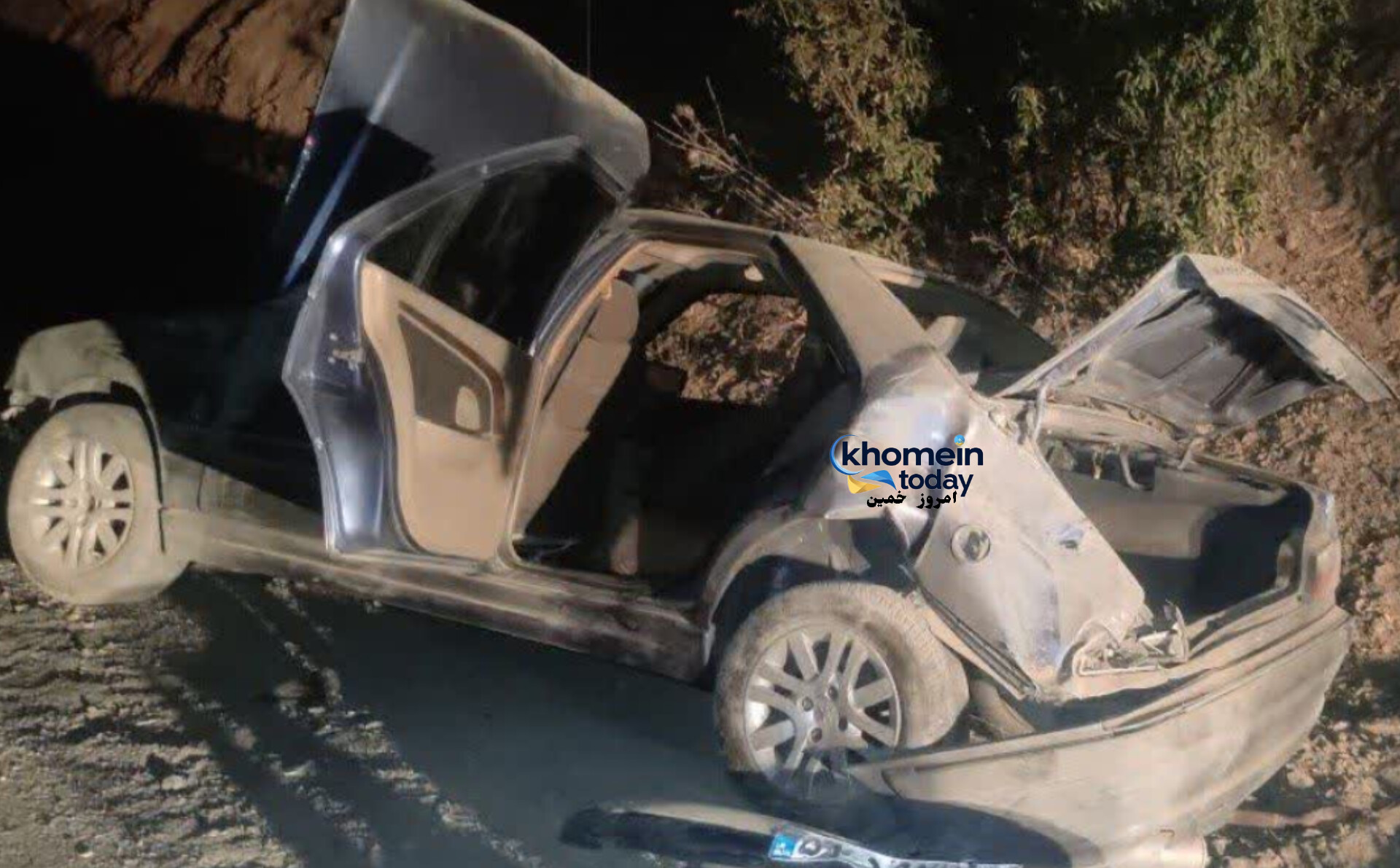 واژگونی خودروی پژو پارس در محور خمین – اراک با سه نفرحادثه دیده