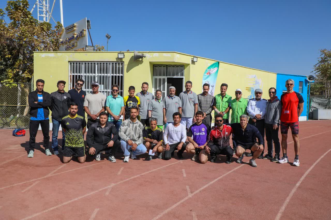 درخشش کارگران خمین در رقابت‌های دو و میدانی استان مرکزی