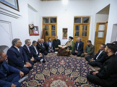 ادای احترام وزیر تعاون به مقام امام خمینی(ره)