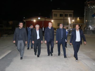 بررسی طرح‌های توسعه‌ای در بازدید مسئولان استان از پتروشیمی خمین