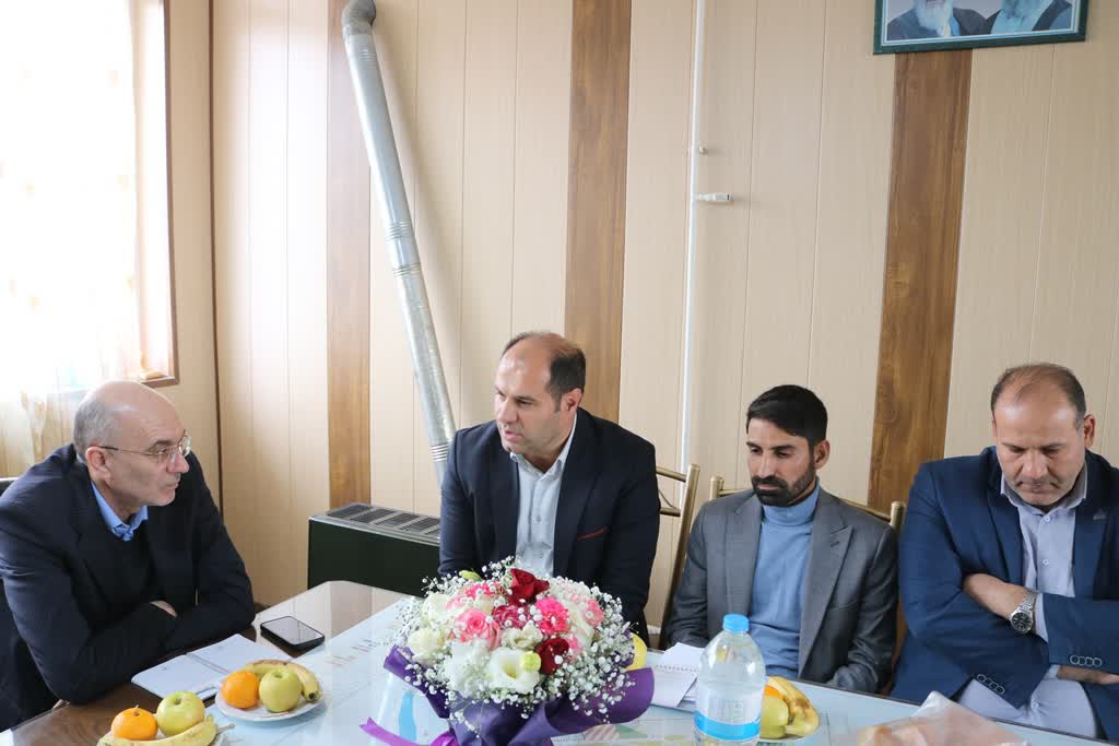 قطب تولید گل شاخه‌بریده با ظرفیت صادرات ۷۰ درصدی