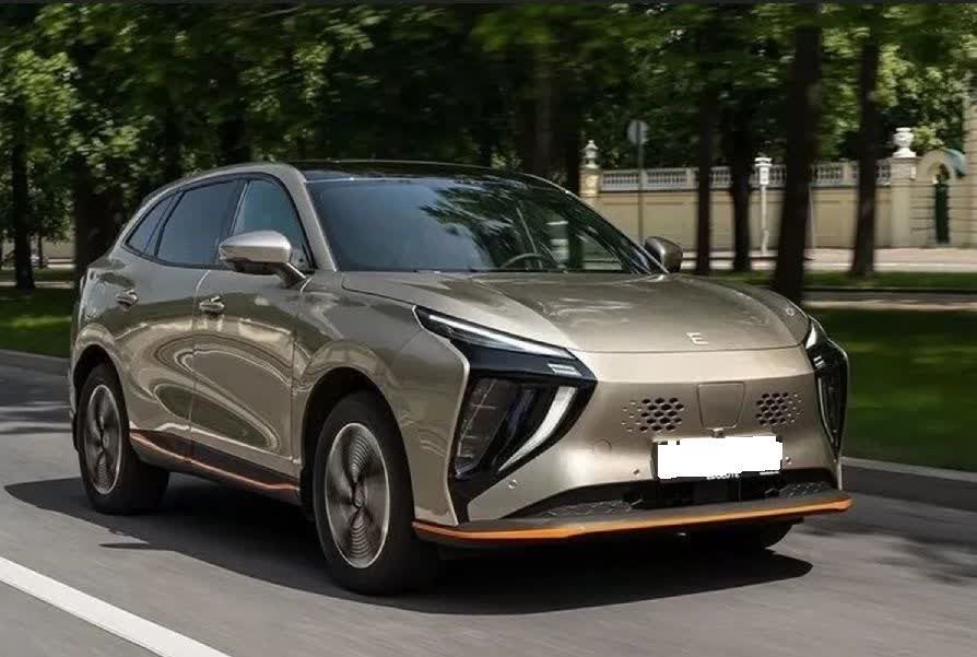 کشف خودروی سرقتی و دستگیری سارق خمین