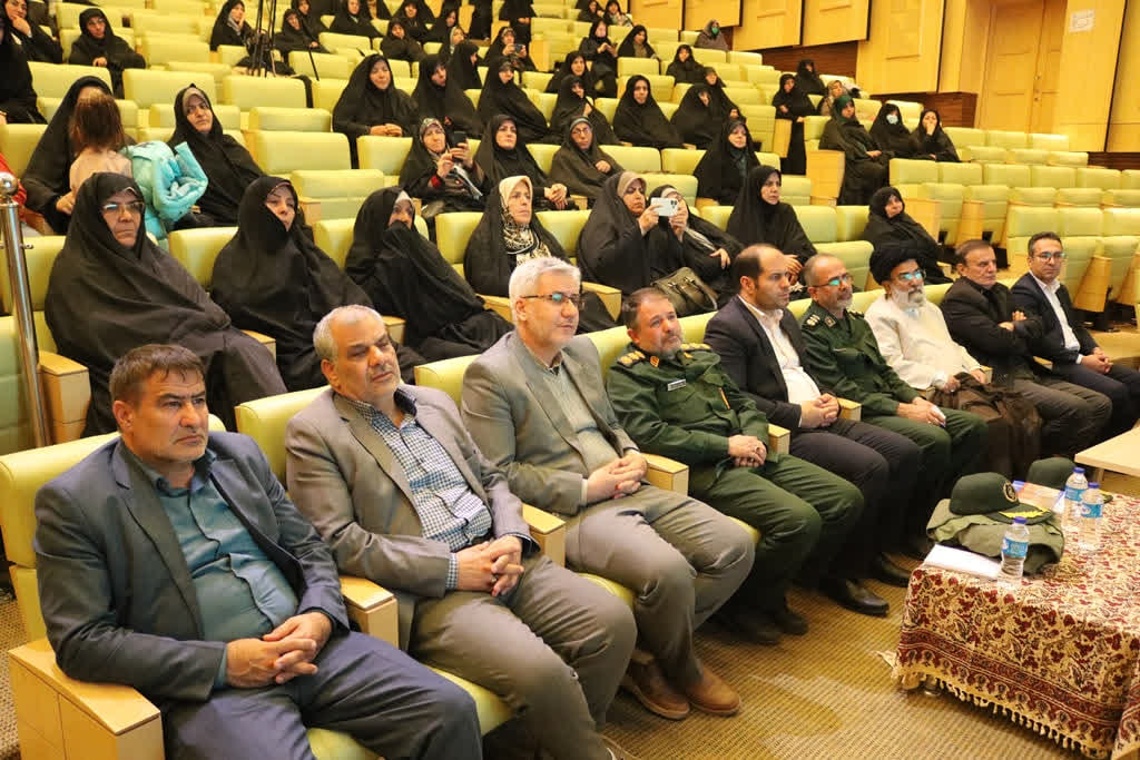 همایش رزمندگان و ایثارگران در خمین برگزار شد