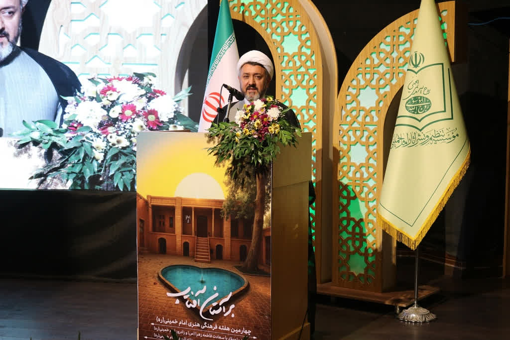 انتشار نزدیک به ۲۰۰۰ عنوان کتاب در حوزه آثار و اندیشه امام