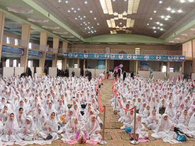 جشن تکلیف دانش آموزان دختر شهرستان خمین برگزار شد