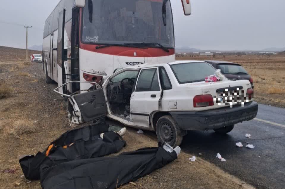 برخورد پراید و اتوبوس در خمین ۲ فوتی بر جای گذاشت