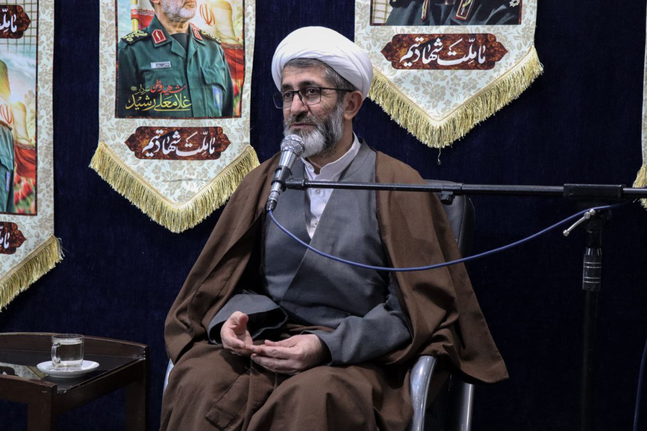 حاج قاسم الگوی ولایتمداری و ایستادگی بود