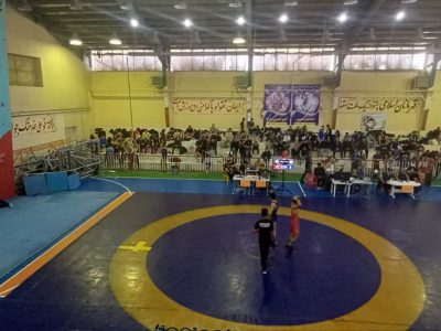 آغاز پرشور مسابقات کشتی آزاد نوجوانان در خمین