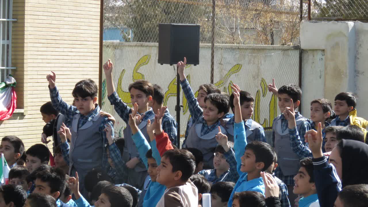 فراخوان دانش‌آموزان خمین برای حضور در راهپیمایی ۲۲ بهمن