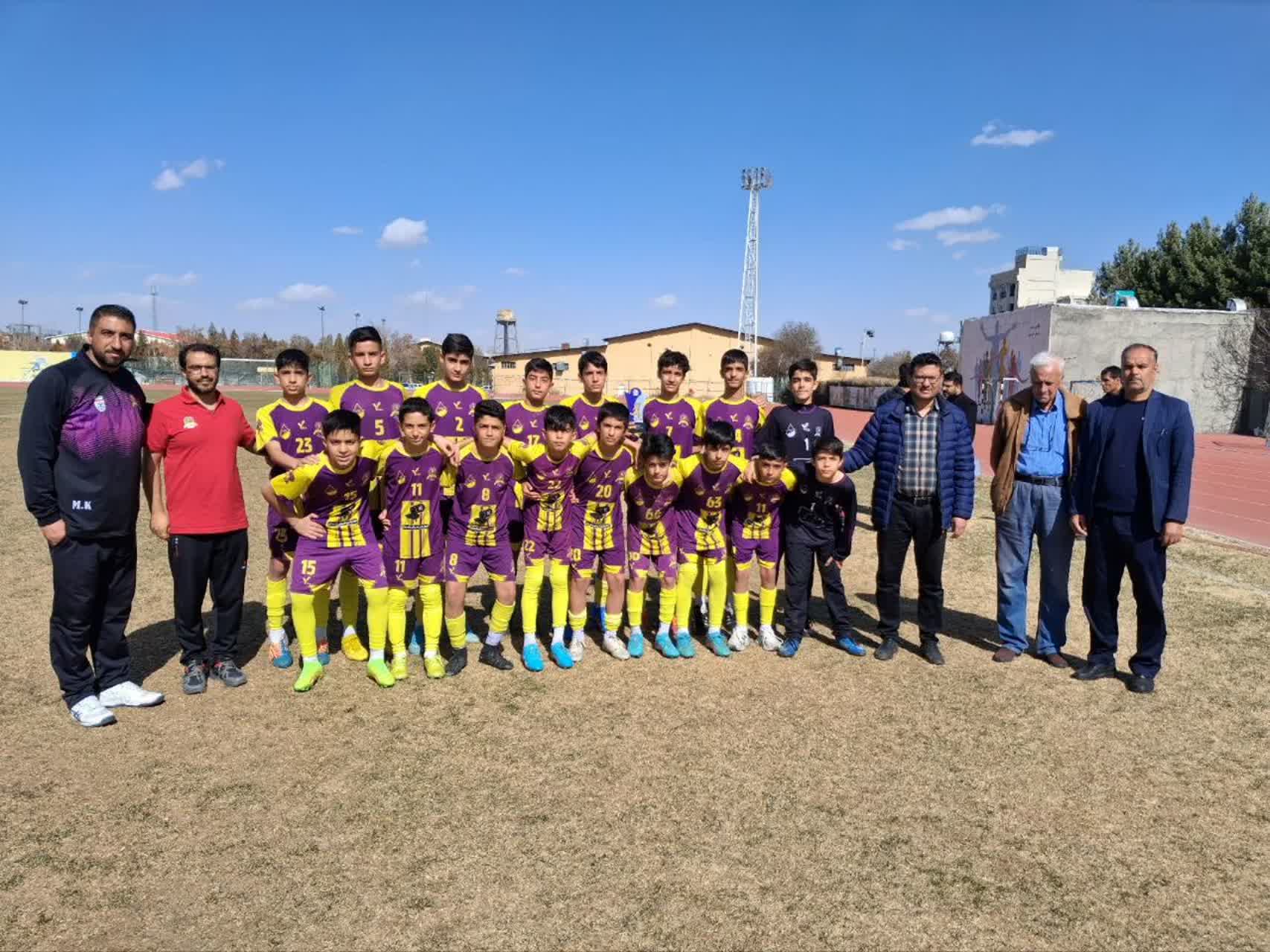 کاپ اخلاق لیگ ۱۴ سال استان بر سینه دلیران المهدی (عج) خمین نشست