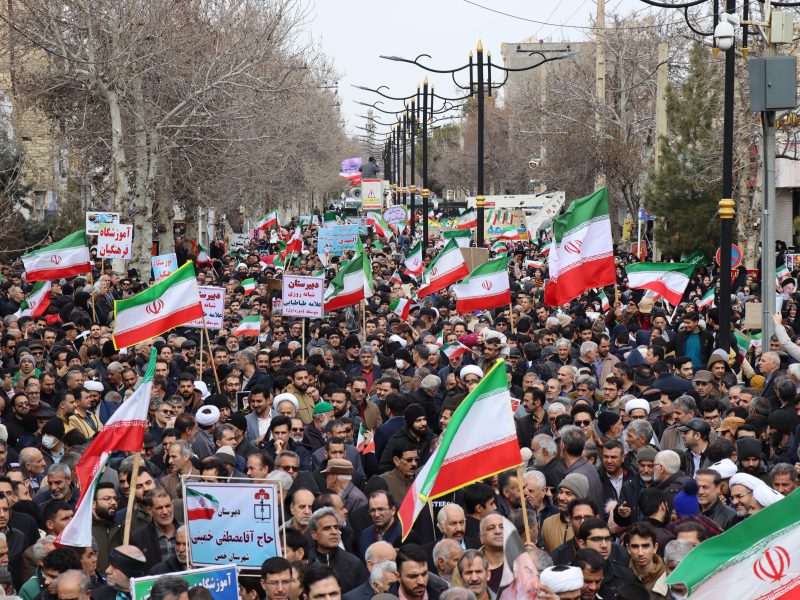 مردم خمین مثل همیشه گل کاشتند