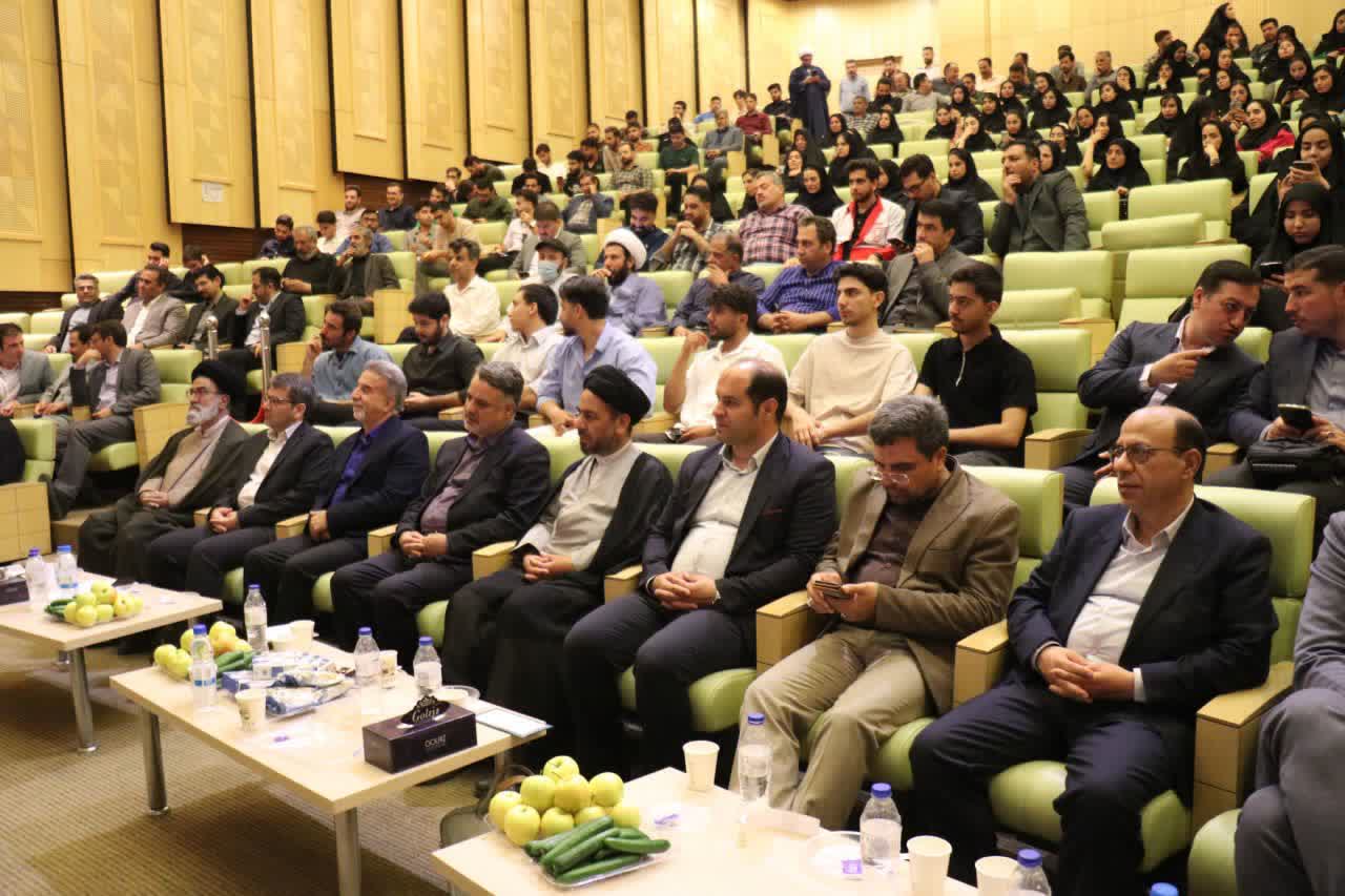 اختتامیه جشنواره قرآن و عترت در بیت امام خمینی