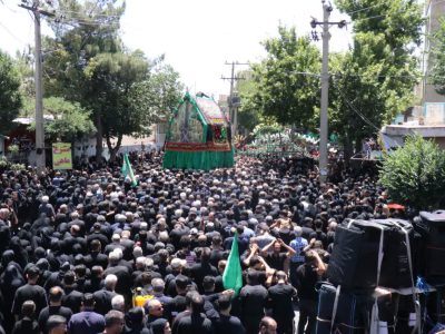 محرم ۱۴۰۵ آیین نخل‌گردانی روز عاشورا در خمین