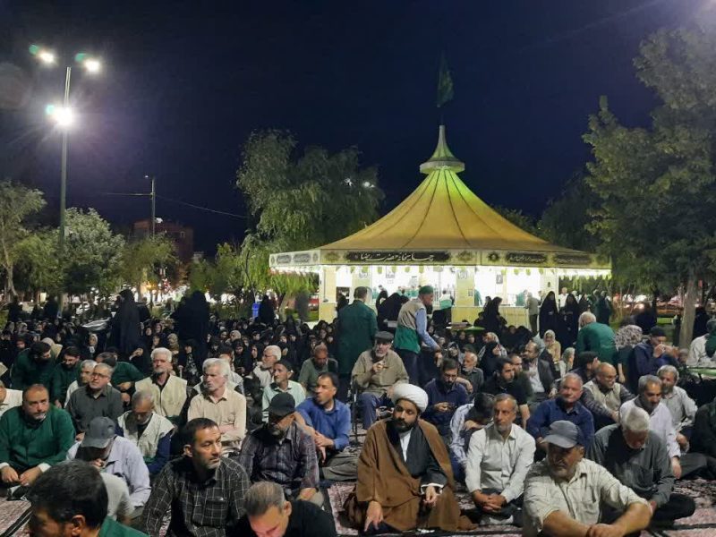 مراسم اربعین قائد شهید ایران در حسینیه امام رضا(ع) خمین گرامی داشته شد