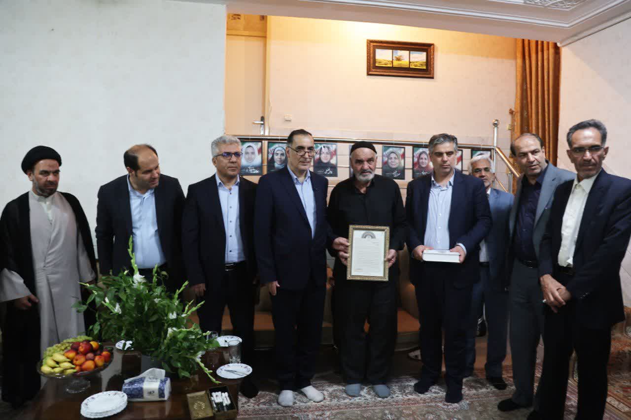 دیدار و تجلیل از خانواده شهیدان فضلی